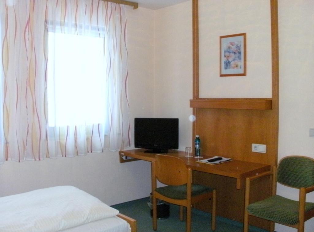 Gasthof Landhotel Gruener Baum Cadolzburg Room photo