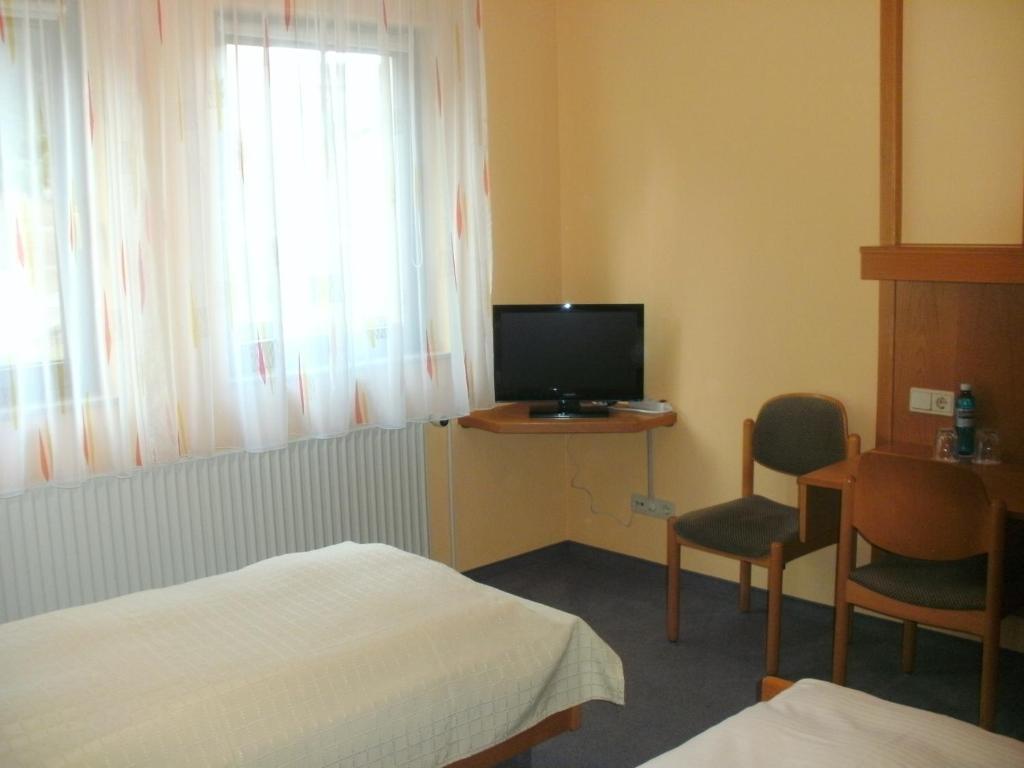 Gasthof Landhotel Gruener Baum Cadolzburg Room photo