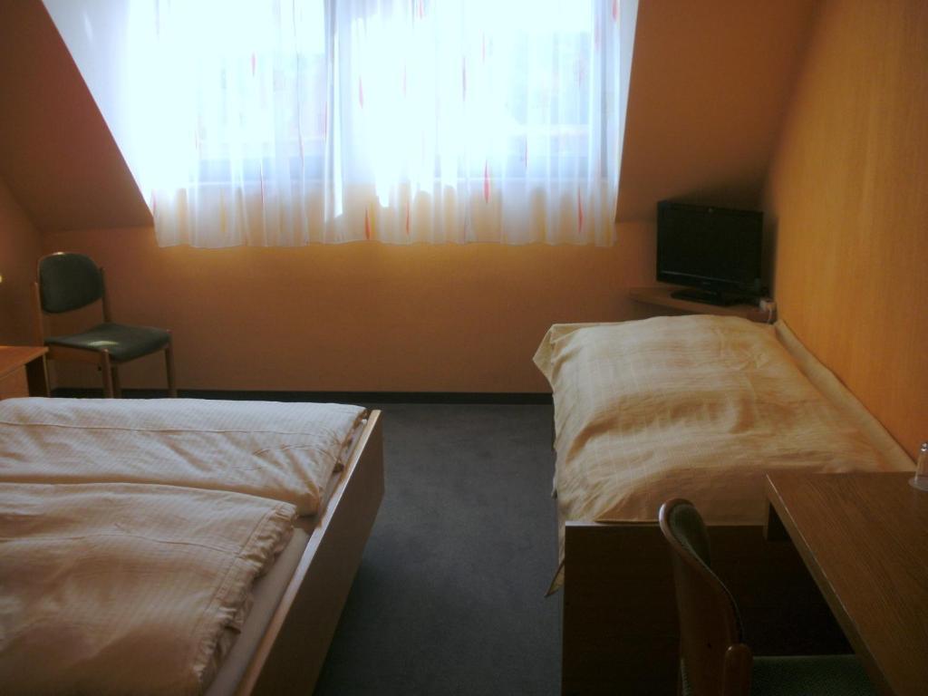 Gasthof Landhotel Gruener Baum Cadolzburg Room photo