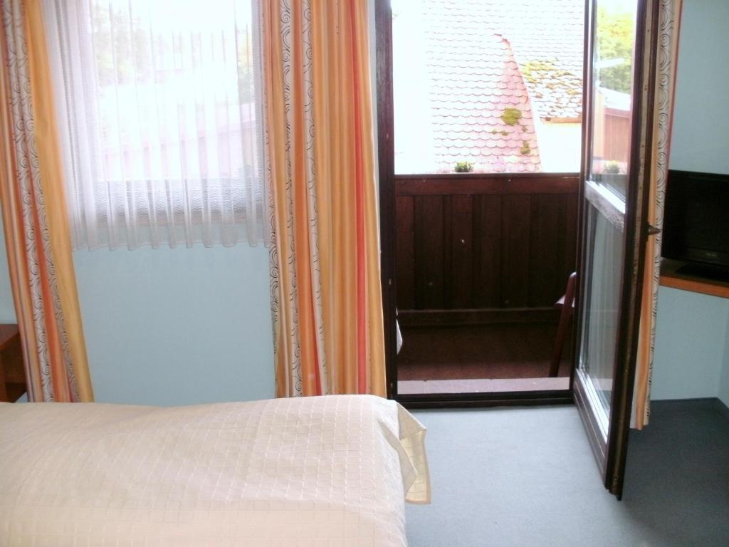 Gasthof Landhotel Gruener Baum Cadolzburg Room photo