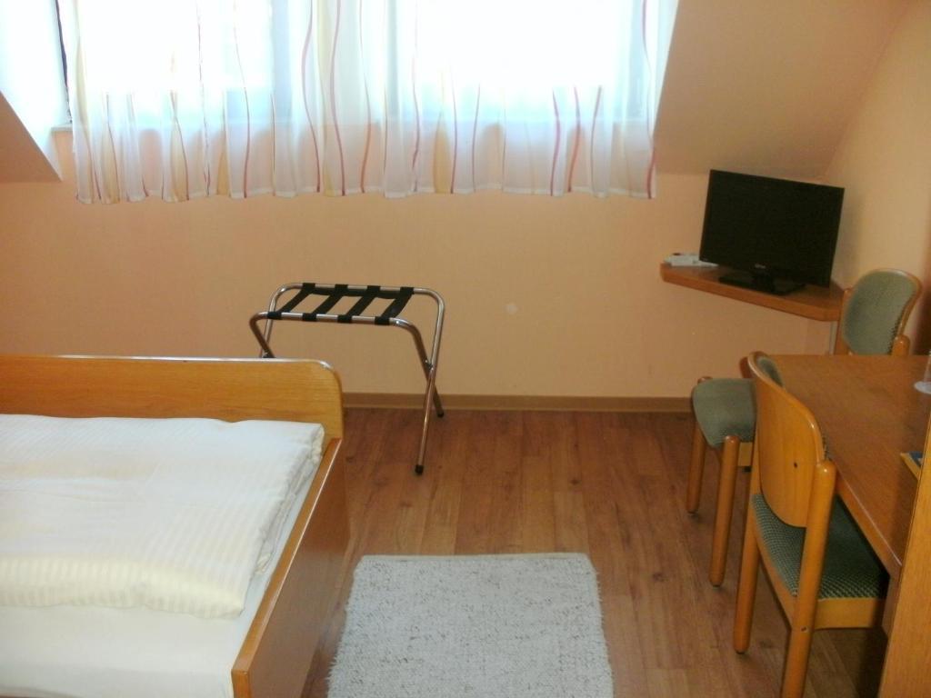 Gasthof Landhotel Gruener Baum Cadolzburg Room photo