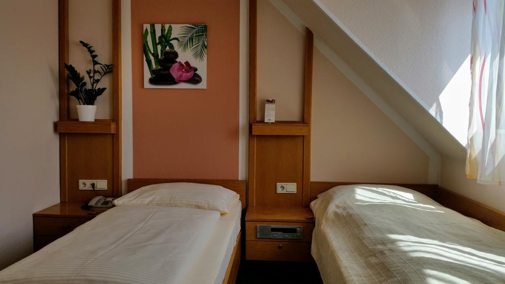 Gasthof Landhotel Gruener Baum Cadolzburg Exterior photo