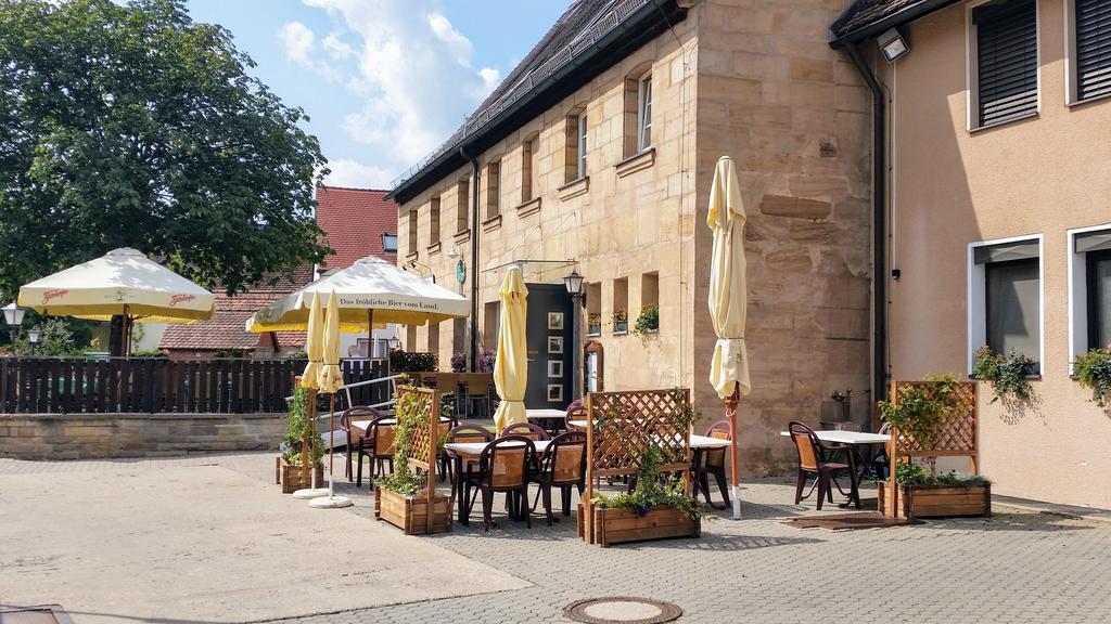 Gasthof Landhotel Gruener Baum Cadolzburg Exterior photo