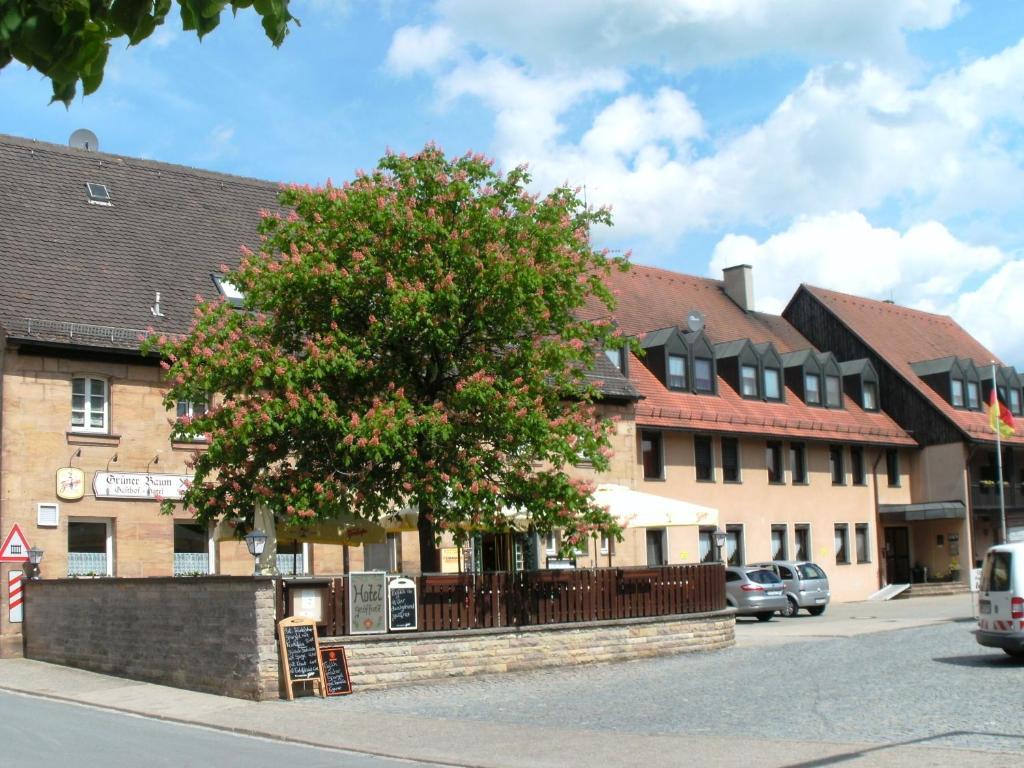 Gasthof Landhotel Gruener Baum Cadolzburg Exterior photo