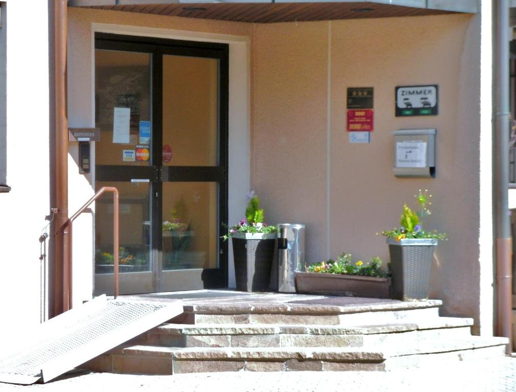 Gasthof Landhotel Gruener Baum Cadolzburg Exterior photo