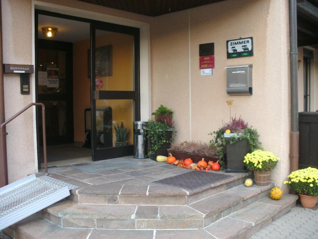 Gasthof Landhotel Gruener Baum Cadolzburg Exterior photo