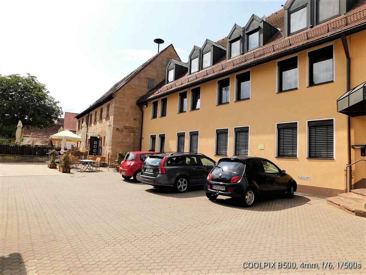 Gasthof Landhotel Gruener Baum Cadolzburg Exterior photo