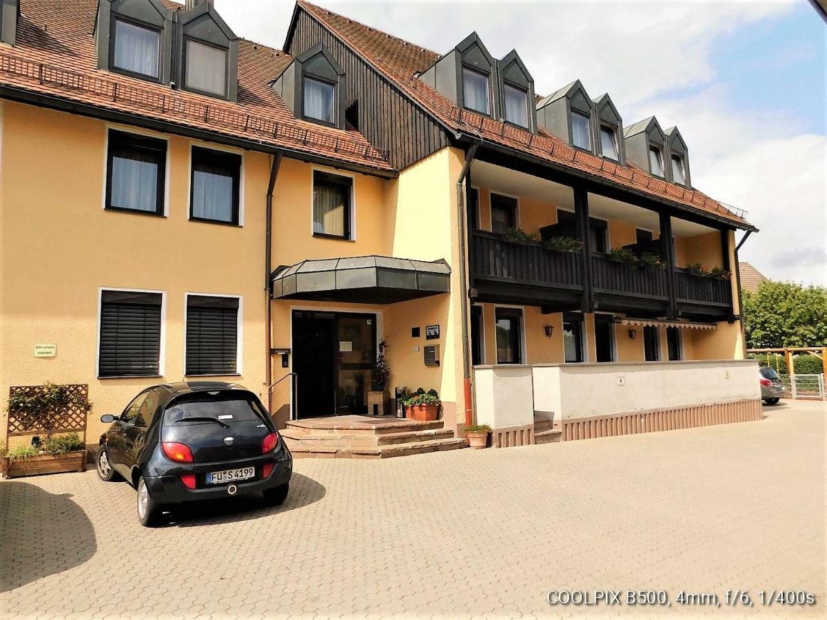 Gasthof Landhotel Gruener Baum Cadolzburg Exterior photo