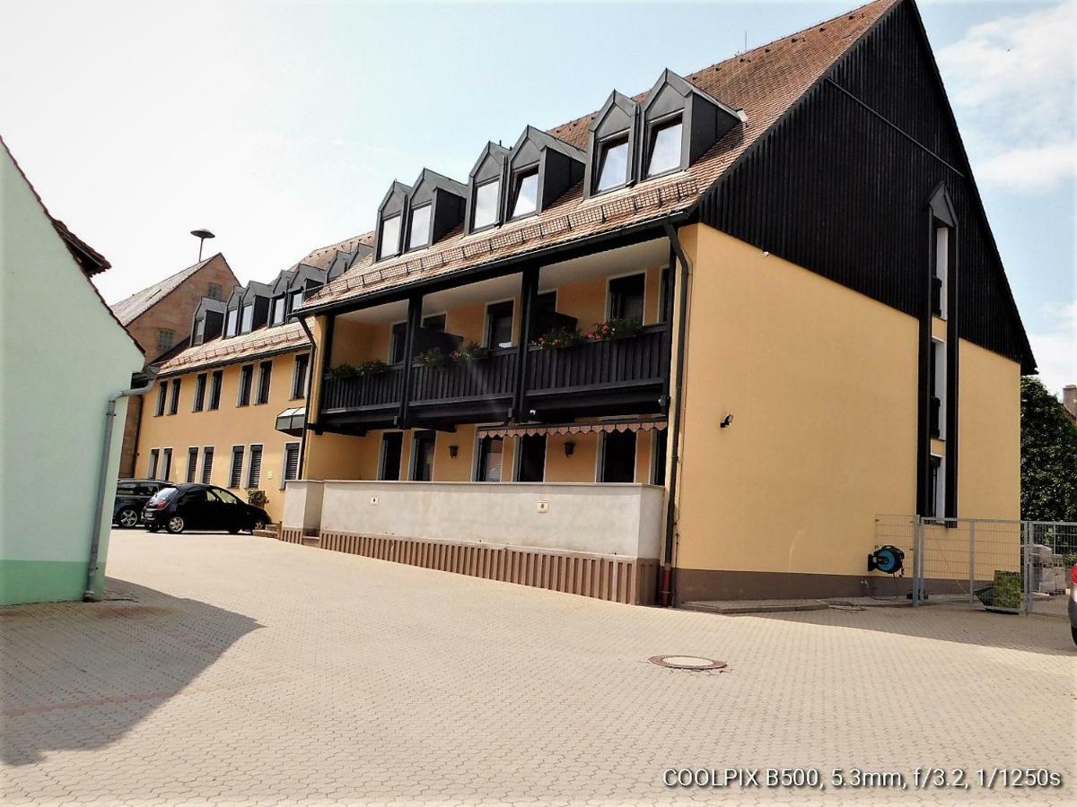 Gasthof Landhotel Gruener Baum Cadolzburg Exterior photo